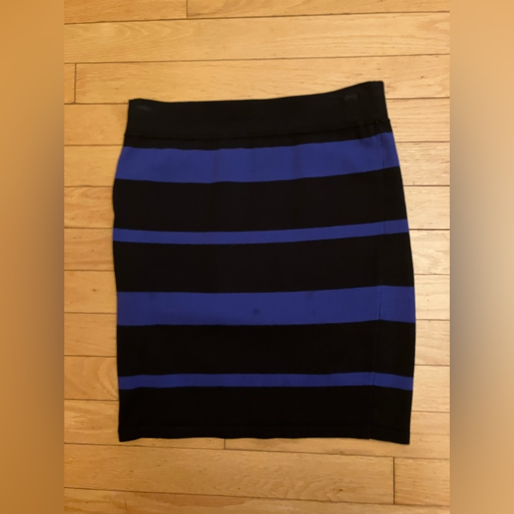 Forever 21 Black and Blue Pencil Mini Skirt